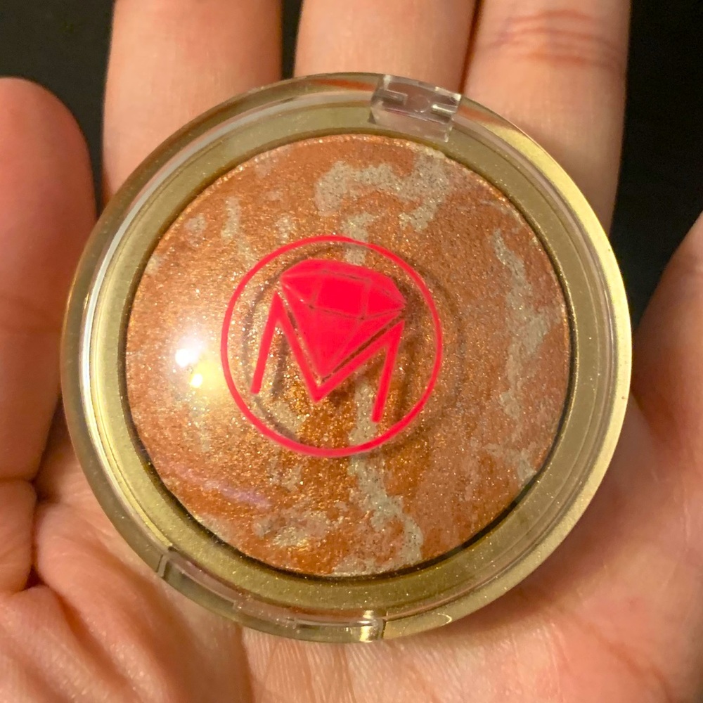 Ruby May Planet Glow Baked Highlighter